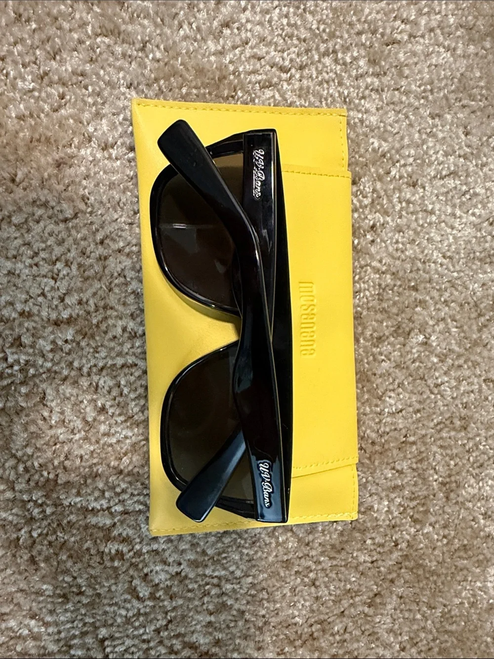 Mosanana Yellow Sunglasses Pouch with Black Shield Sunglasses